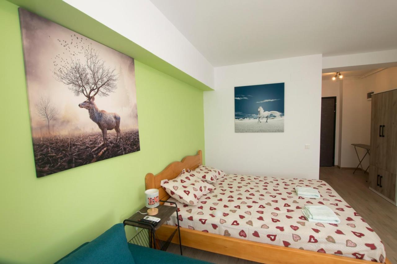 Studio Moghioros Rezidence 2 Bukares Bagian luar foto